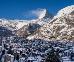 Zermatt: Train & skiing